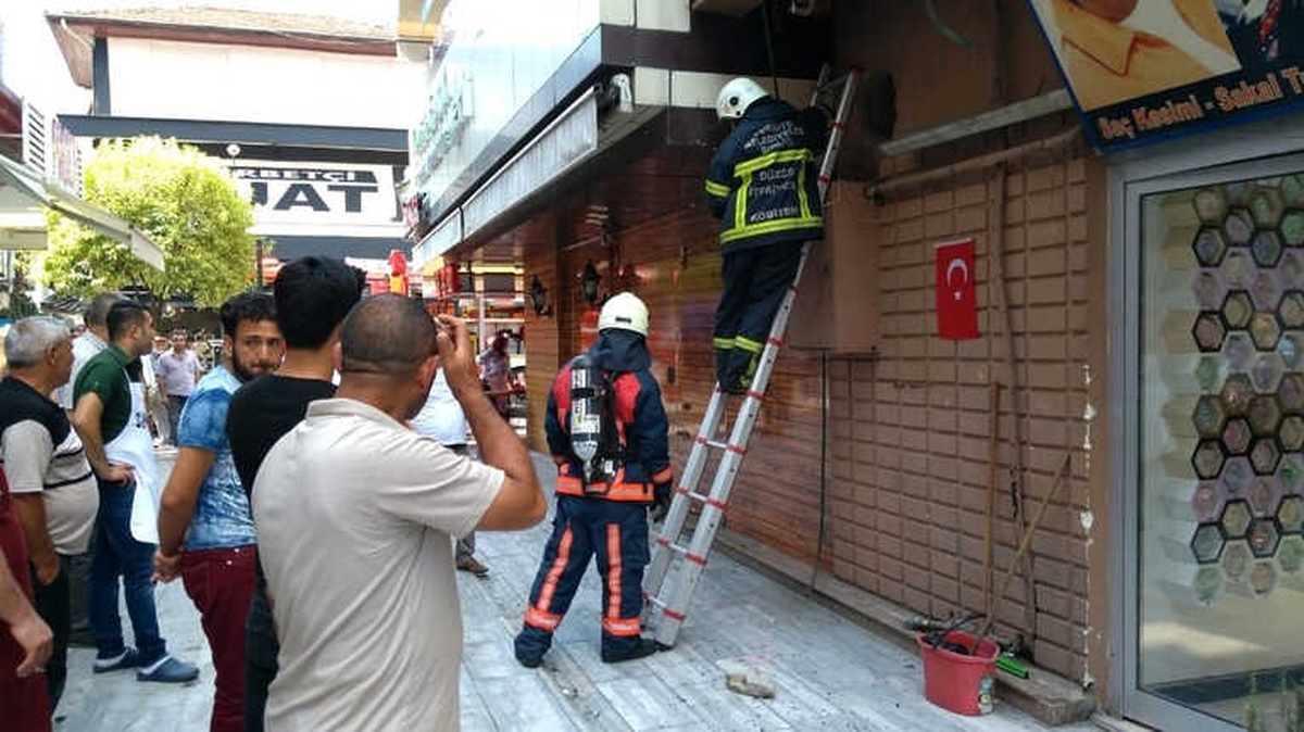Küçük Çaplı Yangın Vatandaşı Meraklandırdı