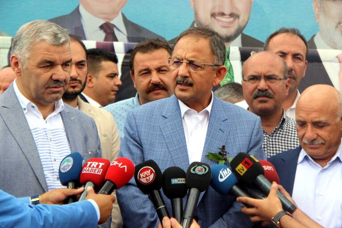 Önceki Dönem Çevre ve Şehircilik Bakanı Özhaseki Memleketinde Törenle Karşılandı