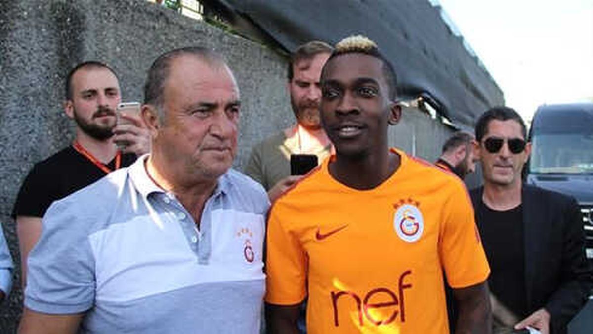 Onyekuru, Galatasaray\'ın Kampına Katıldı