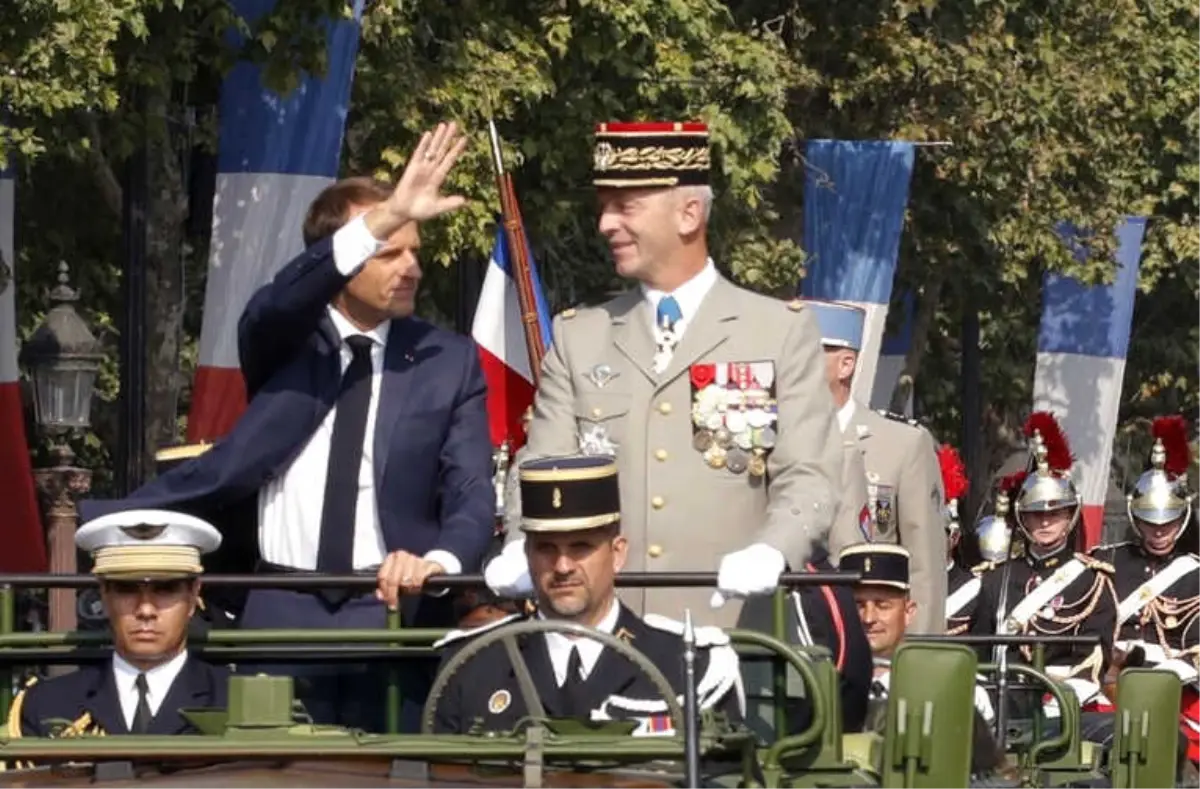 Paris\'te Ulusal Bayram Coşkusu