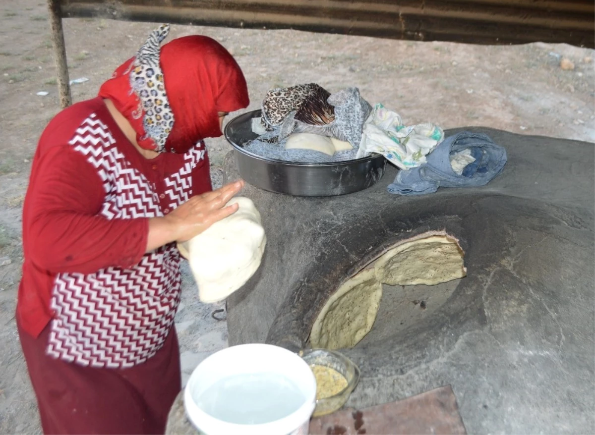 Sınırda Huzurun Yakalanması Kadınları Tandır Ekmeği Yapmaya Yönlendirdi