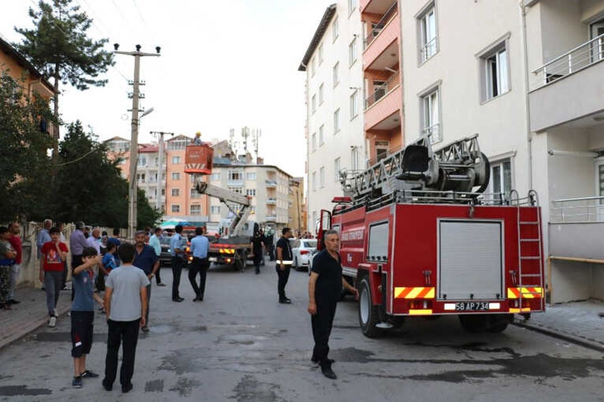 Sivas\'ta Patlama Paniğe Neden Oldu
