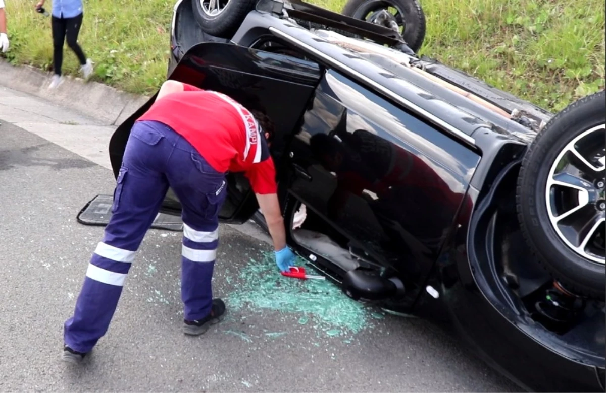 Takla Atan Otomobilde 2\'si Çocuk 5 Kişi Yaralandı