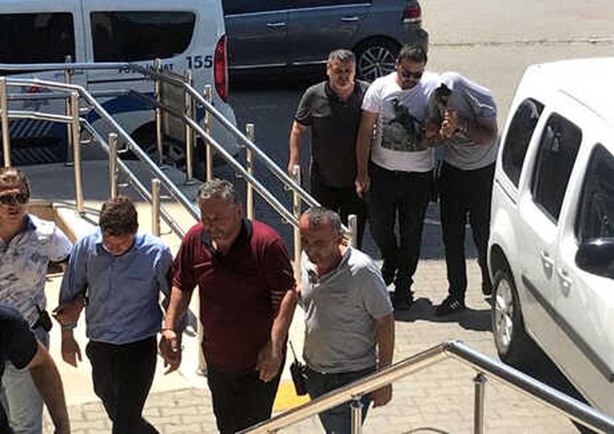 Telefon Dolandırıcıları Parayı Almaya Geldiklerinde Yakalandı