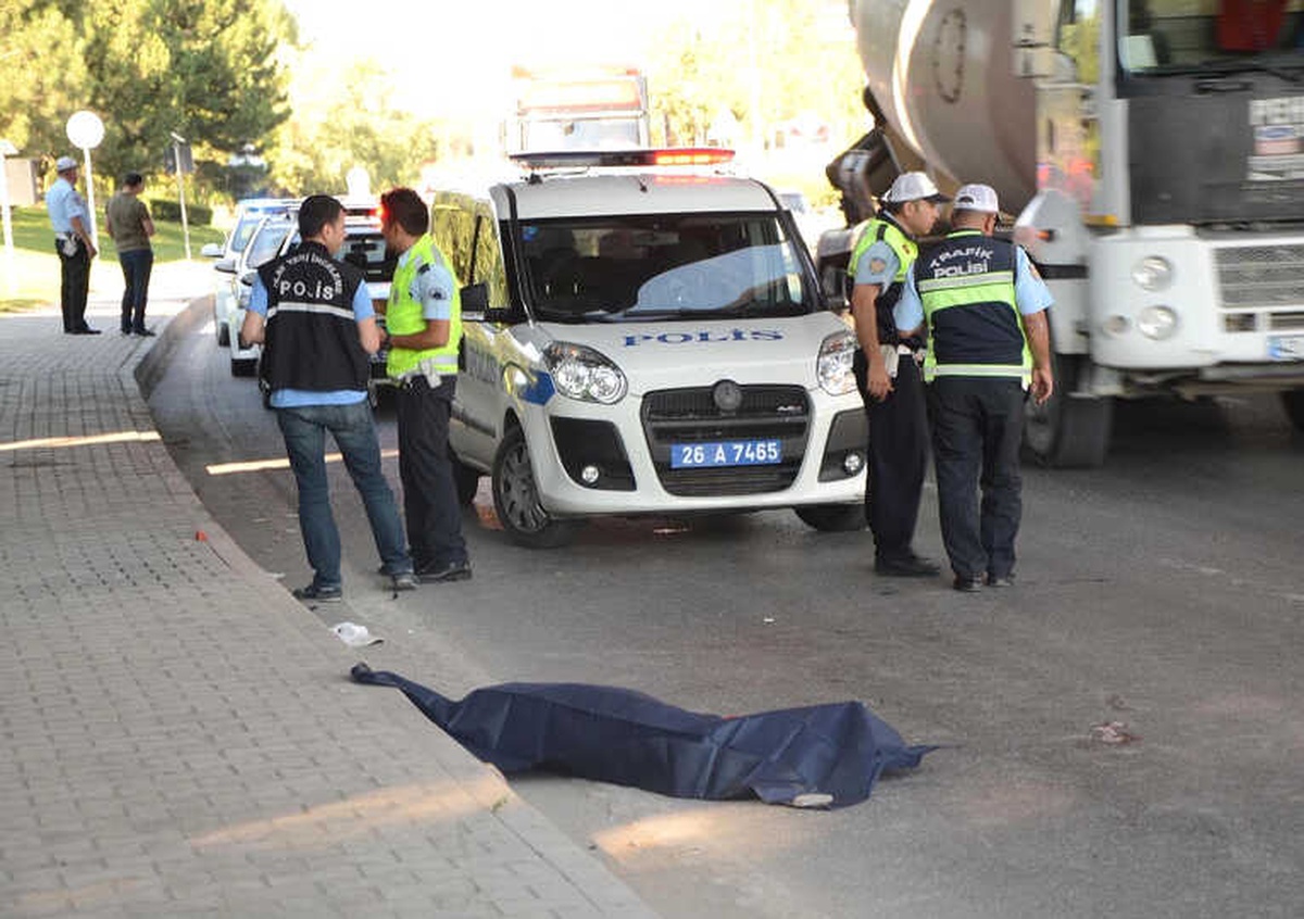 Yolun Karşısına Geçmek İsterken Canından Oldu