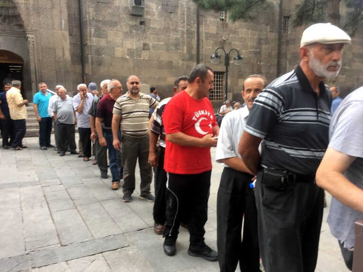 15 Temmuz Demokrasi ve Milli Birlik Günü\'nde Şehitler İçin Mevlit Okundu