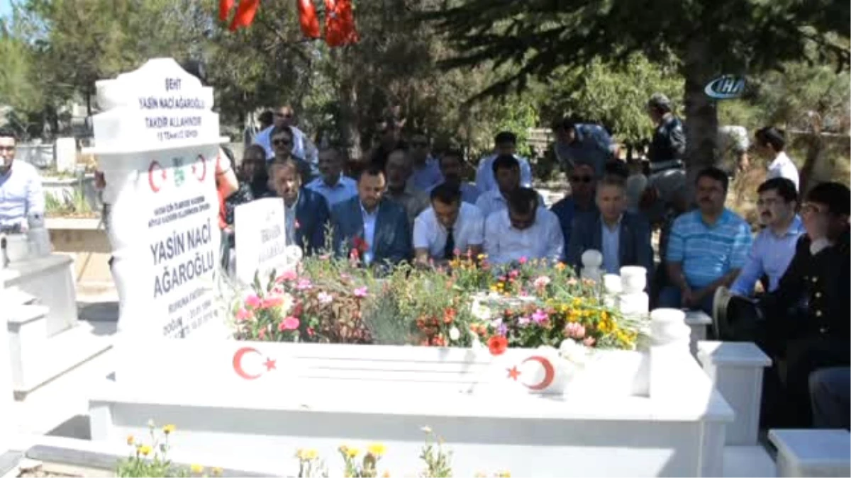 15 Temmuz Şehidi Hukuk Fakültesi Öğrencisi Ağaroğlu, Mezarı Başında Anıldı
