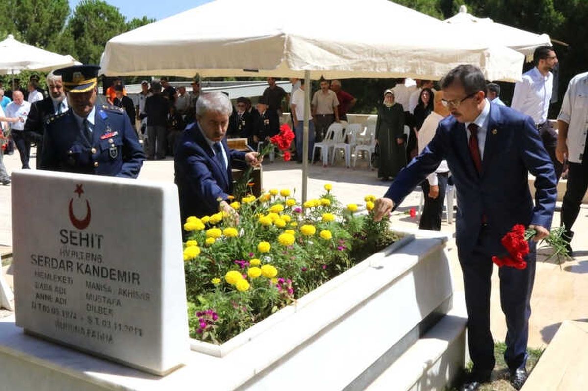 Akhisar\'da 15 Temmuz Şehitleri Anıldı