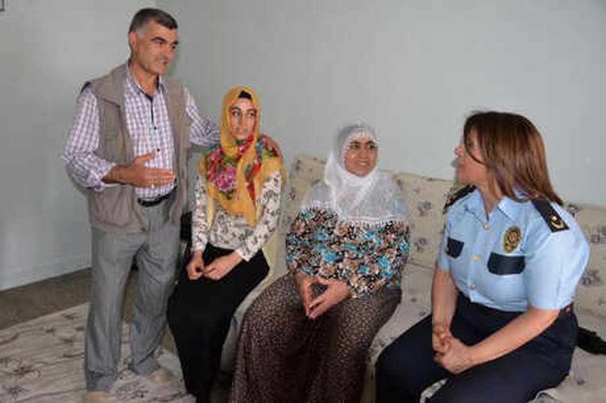 Asuman Müdür: Karakolun Yanında Geçmeye Korkanlara Devleti Sevdirdik