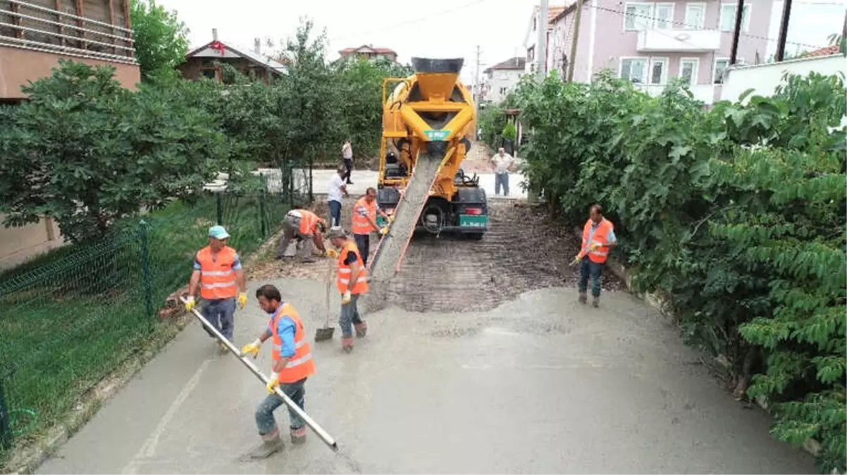 Başiskele\'de Yol Açma ve Genişletme Çalışmaları Devam Ediyor