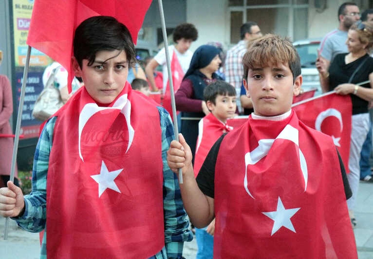 CHP\'li Vekile Parti Propagandası Tepkisi
