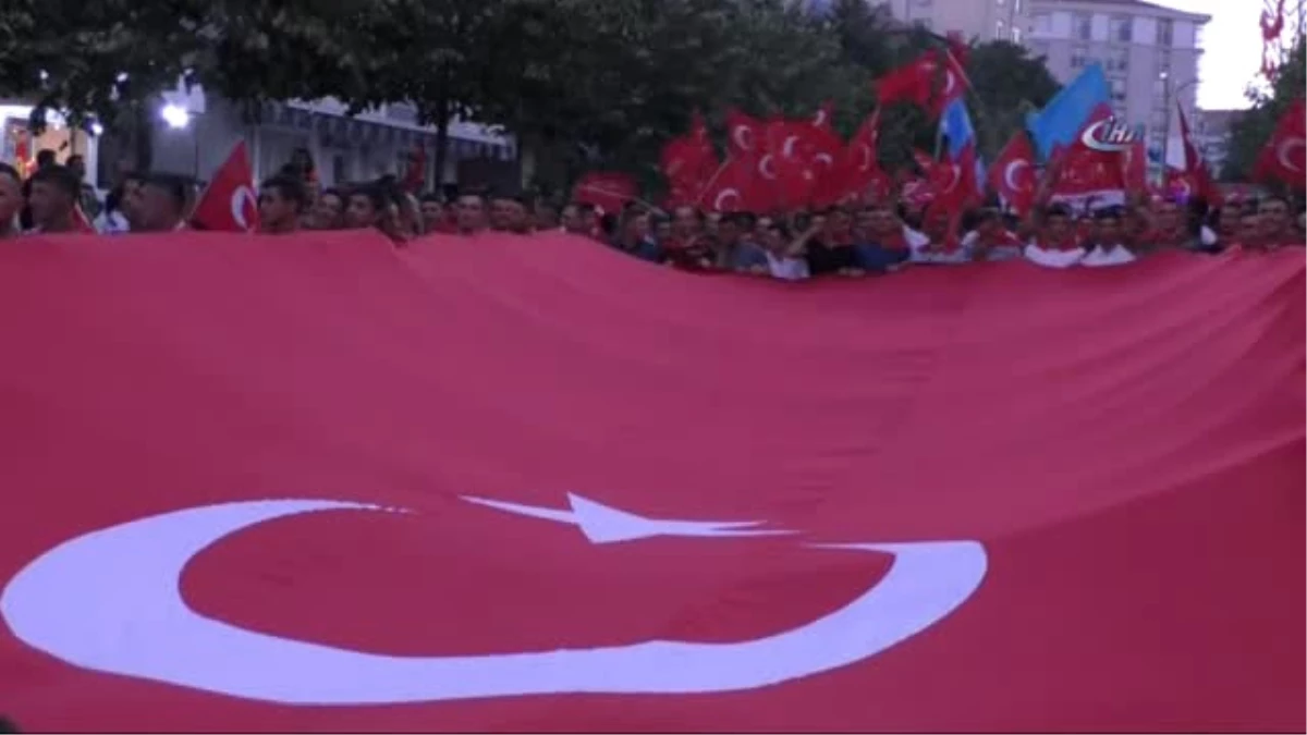 CHP\'li Vekile Parti Propagandası Tepkisi