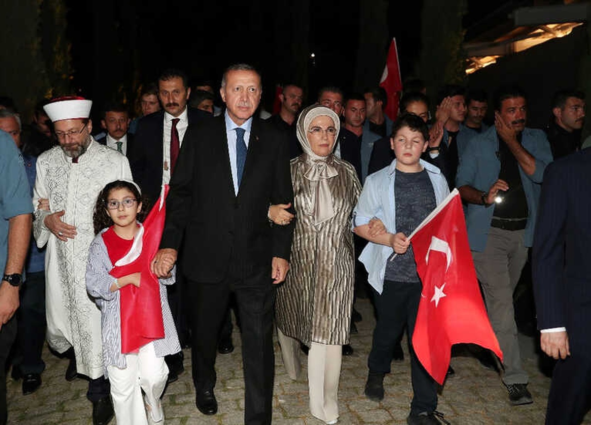 Cumhurbaşkanı Erdoğan Şehitler Köprüsü\'nde