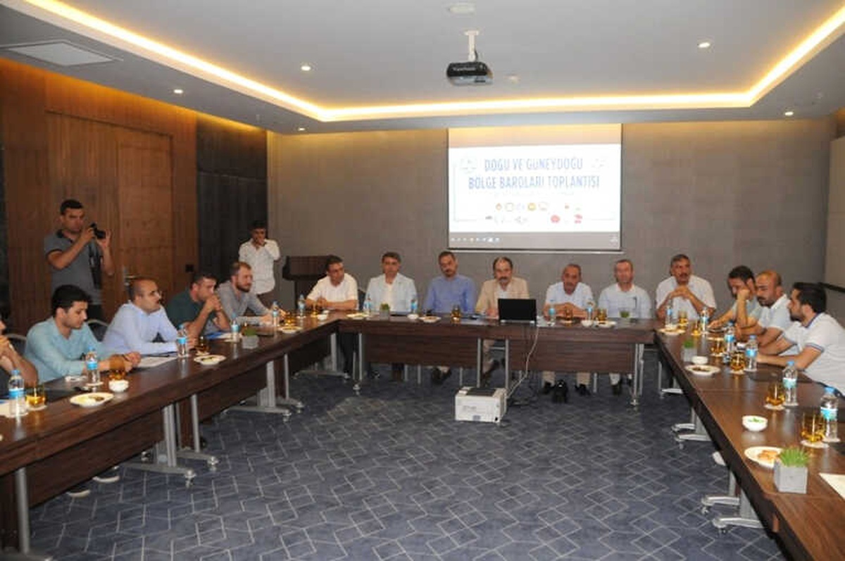 Doğu ve Güneydoğu Bölge Baro Başkanları Cizre\'de Toplandı