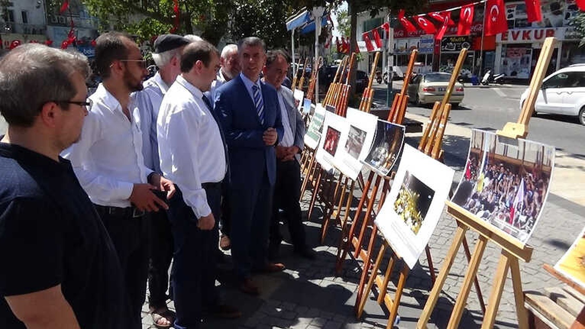 Edremit\'te İha\'nın "15 Temmuz" Fotoğraf Sergisi Açıldı