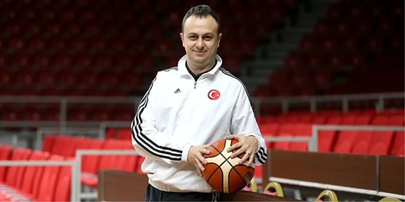 Elazığ\'da Kadın Basketbol Takımının Başına Hakan Acer Getirildi