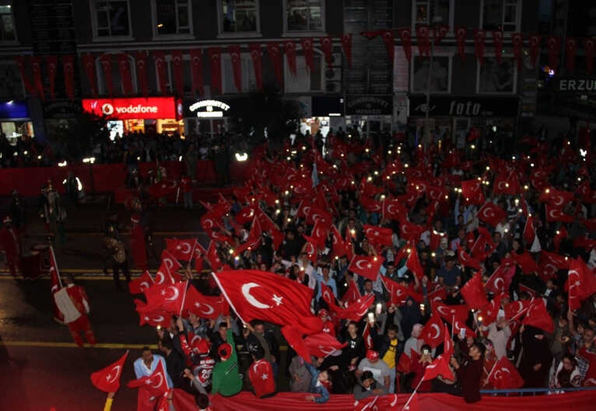 Erzurum\'da 15 Temmuz Demokrasi ve Milli Birlik Günü Coşkusu
