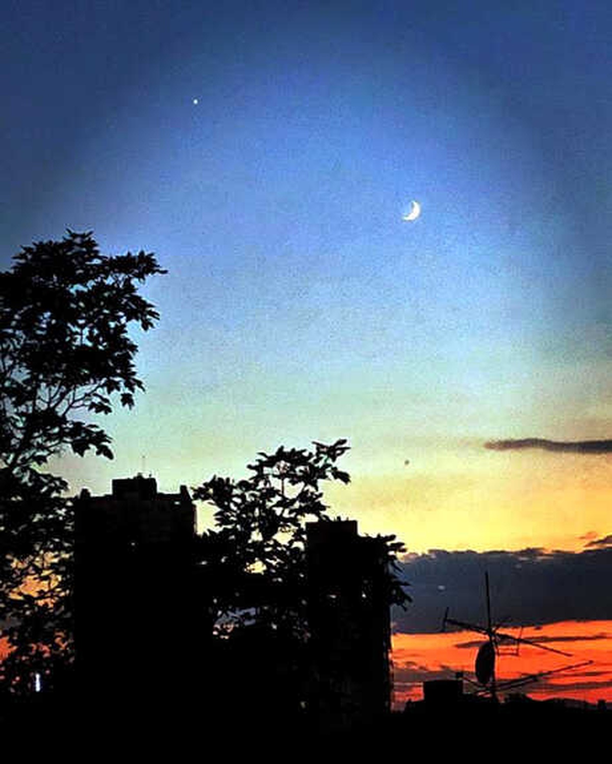 Hilal ve Yıldızın Anlamlı Buluşması