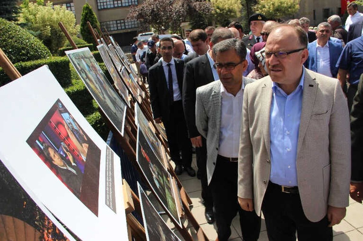 İha Afyonkarahisar\'da 15 Temmuz Fotoğraf Sergisi Açtı