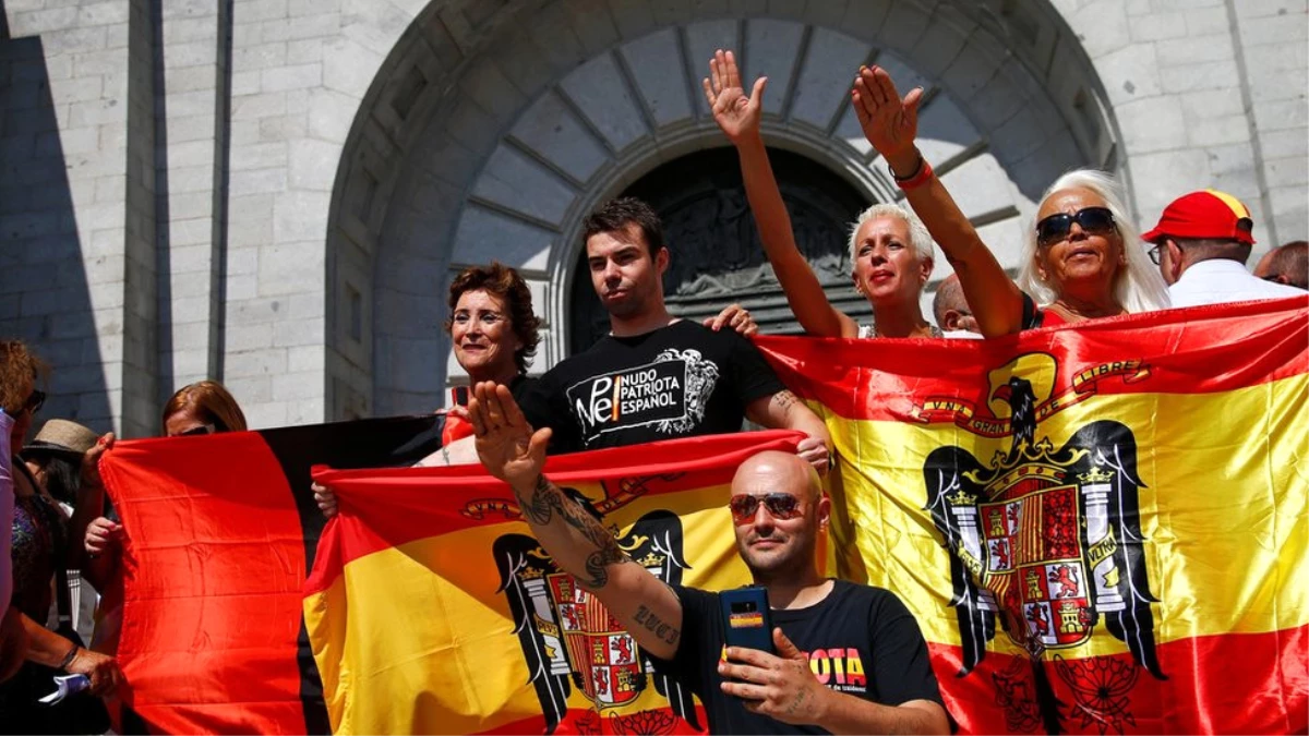 İspanyol Aşırı Sağcılar, Franco\'nun Mezarının Taşınmasını Protesto Etti