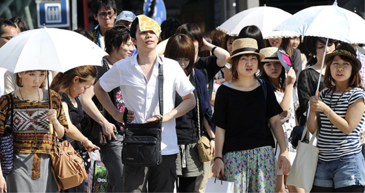 Japonya\'da Aşırı Sıcaklardan 5 Kişi Öldü, Binlercesi Hastanelik Oldu