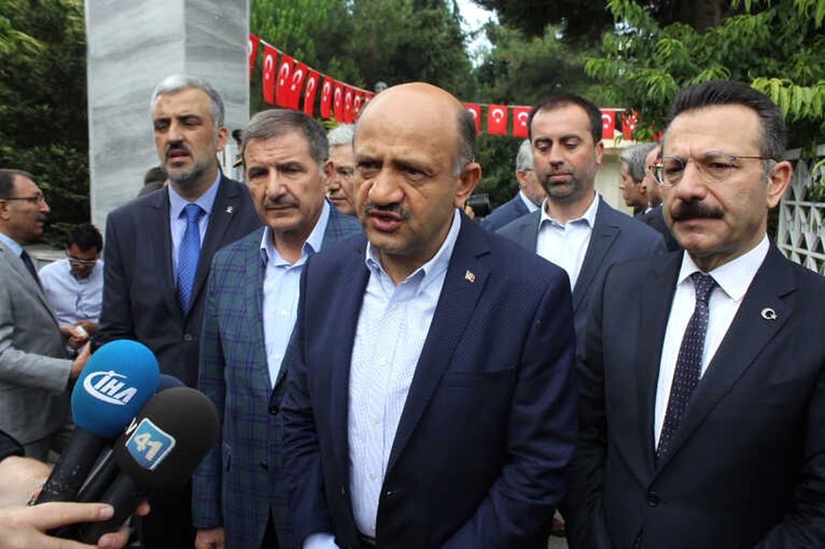 Kocaeli\'de 15 Temmuz\'da Şehitlikler Ziyaret Edildi