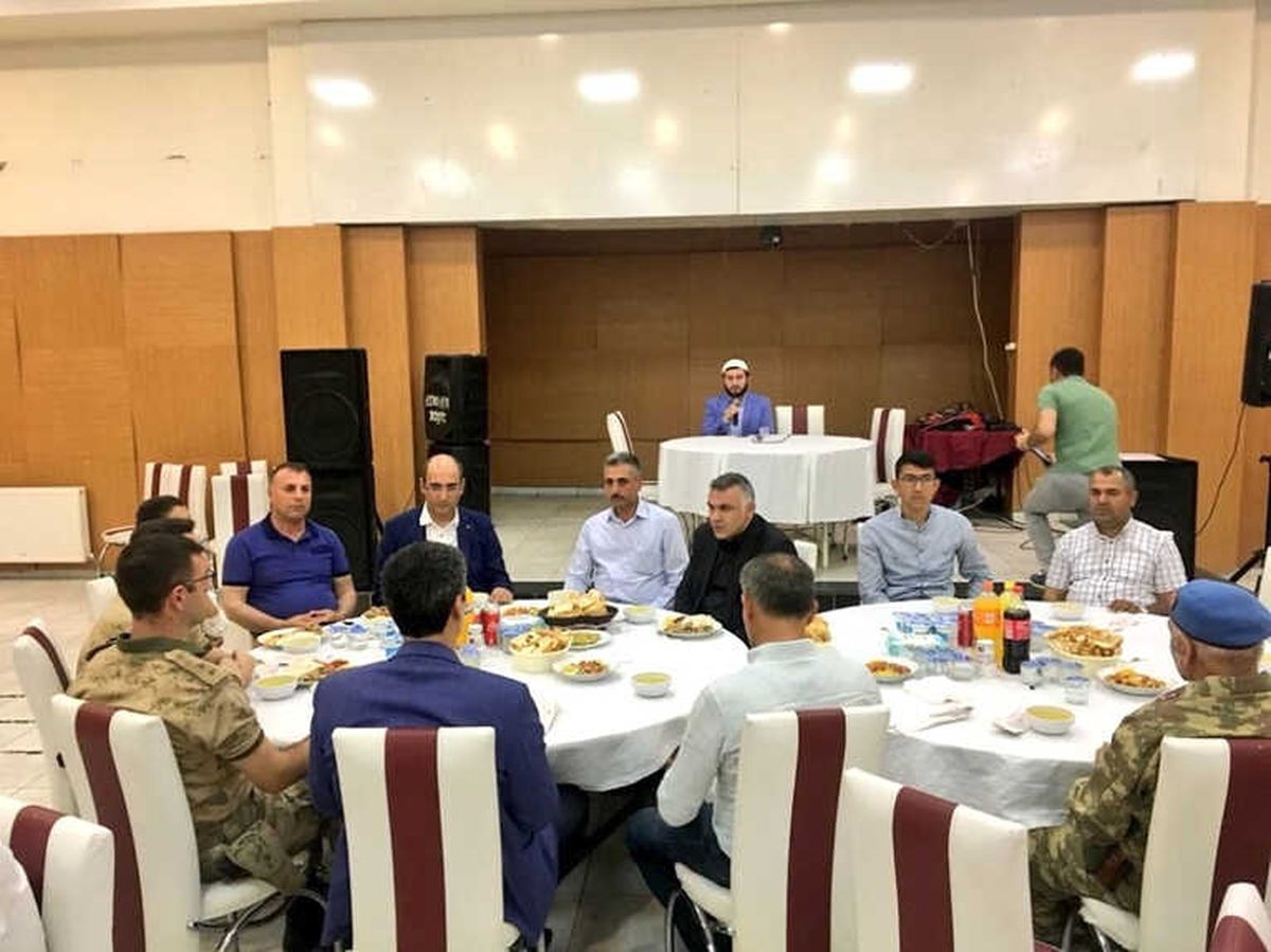Kurtalan\'da Şehit Aileleri ve Gaziler Onuruna Yemek