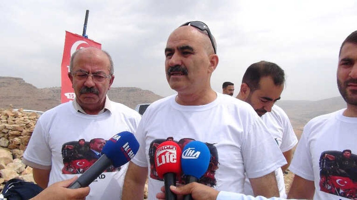 Mardin\'de 15 Temmuz Şehitlerini Paraşütle Atlayarak Andılar