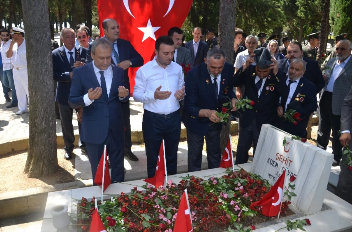 Silivri\'de 15 Temmuz Etkinlikleri Şehitlik Ziyaretiyle Başladı