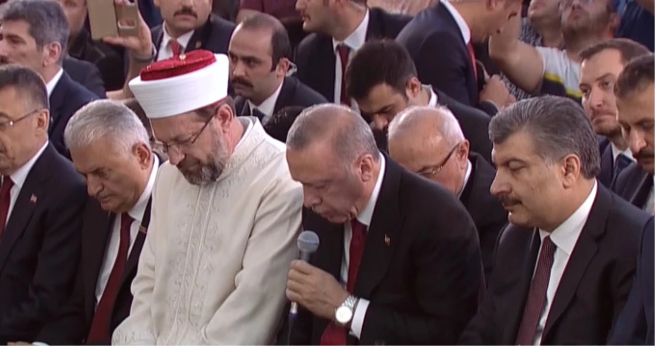 Başkan Erdoğan, 15 Temmuz Şehitlerini Anma Töreni\'nde, Millet Camii\'nde Kur\'an Okudu