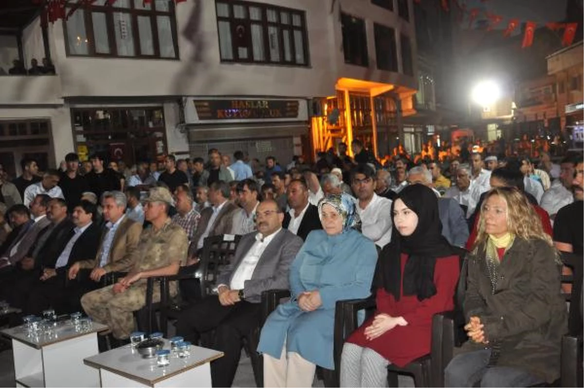 Van, Bitlis ve Hakkari\'de \'15 Temmuz\' Şehitleri İçin Anma Programları Düzenlendi
