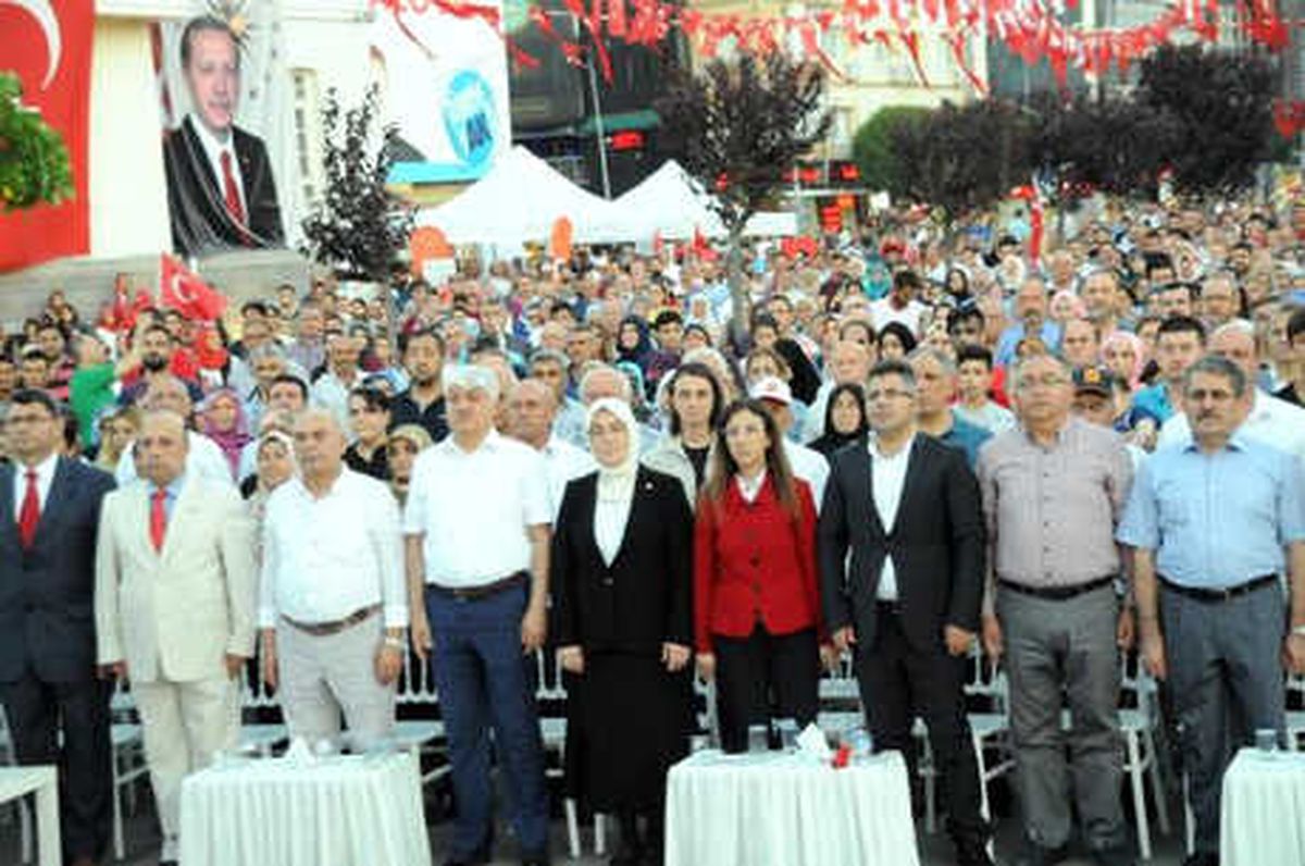 Yalova\'da \'15 Temmuz\' Anma Gecesi