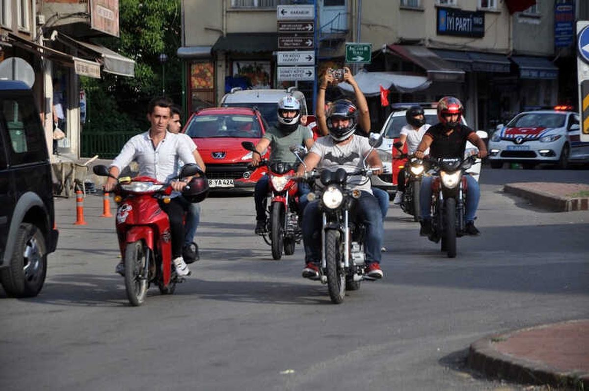 Yenice\'de 15 Temmuz Konvoyu