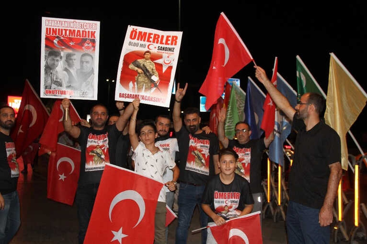 Yerde ve Gökte Ay-yıldız Yan Yana