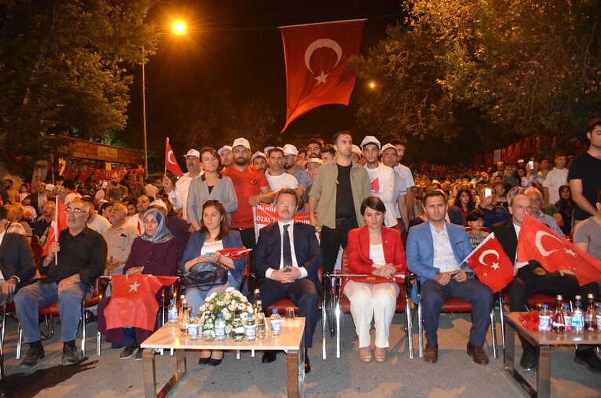 15 Temmuz Iğdır\'da Coşku İçinde Kutlandı