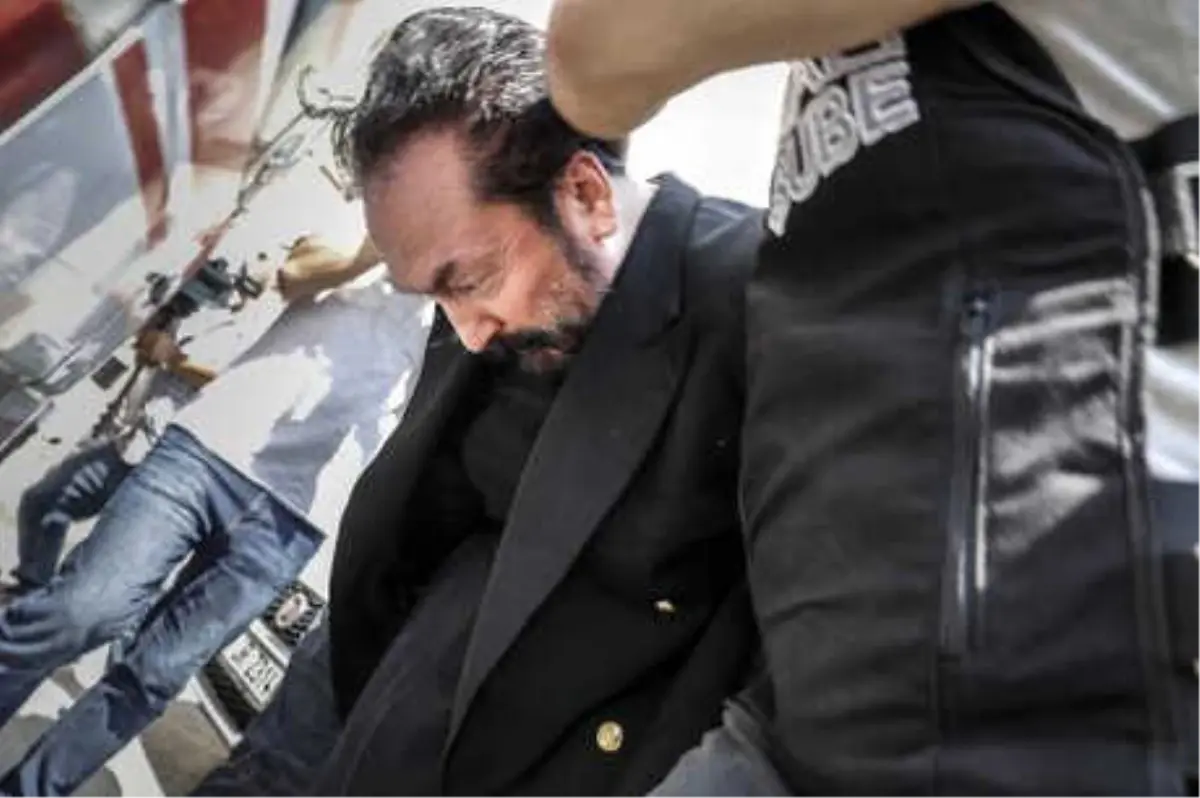 Adnan Oktar Sağlık Kontrolünden Geçirildi