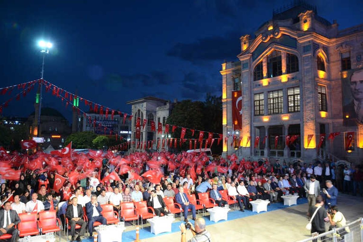 Aksaray\'da 15 Temmuz Darbe Girişimi Lanetlendi, Şehitler Anıldı