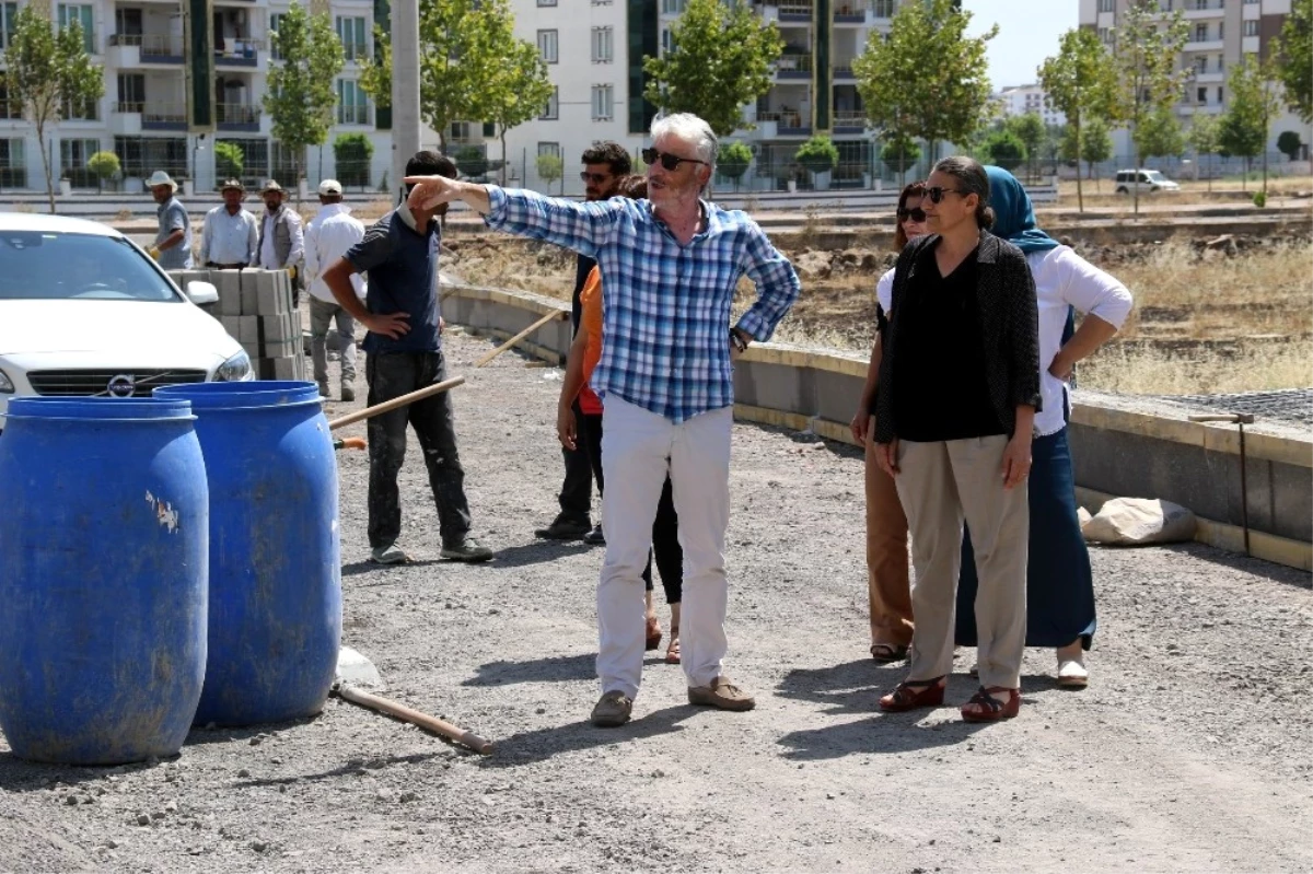 Bağlar Belediyesi 9 Noktada Yol Yapıyor