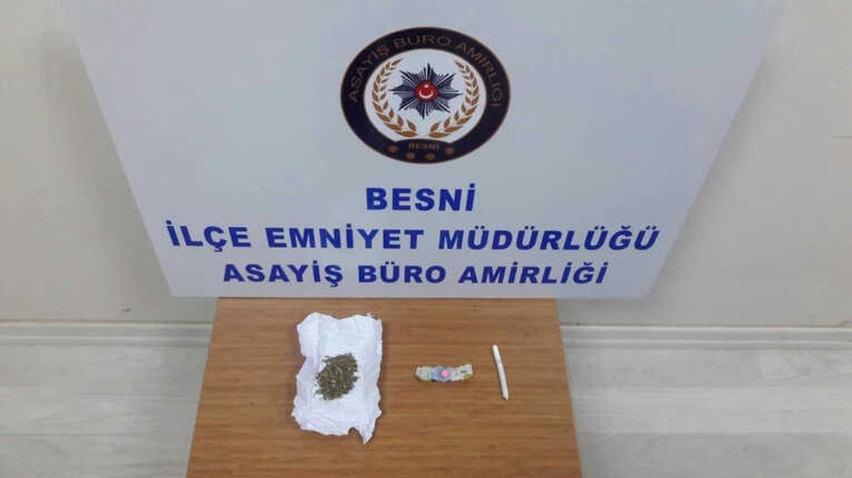 Besni\'de Polis Uyuşturucuya Geçit Vermiyor