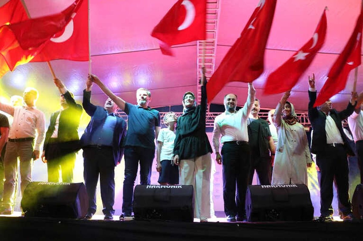 Beyşehir\'de Demokrasi Şöleni