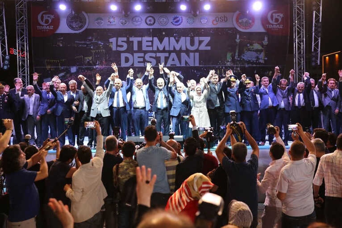 Büyükkılıç, "Milletimiz, Söz Konusu Vatan Olunca Tek Yumruk Olduğunu Dünyaya Gösterdi"