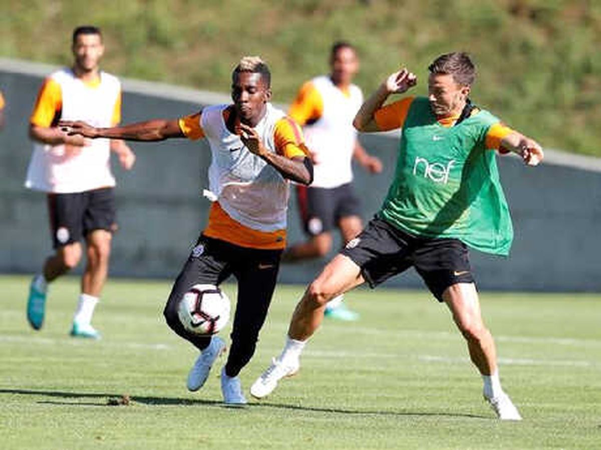 Galatasaray, Montrö\'deki İlk Çalışmasını Yaptı
