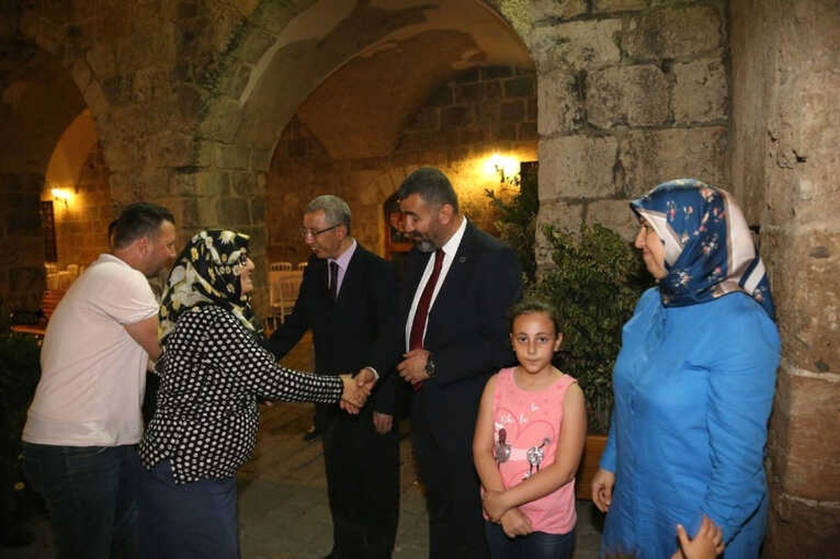 Gaziler ve Şehit Yakınları Yemekte Bir Araya Geldi