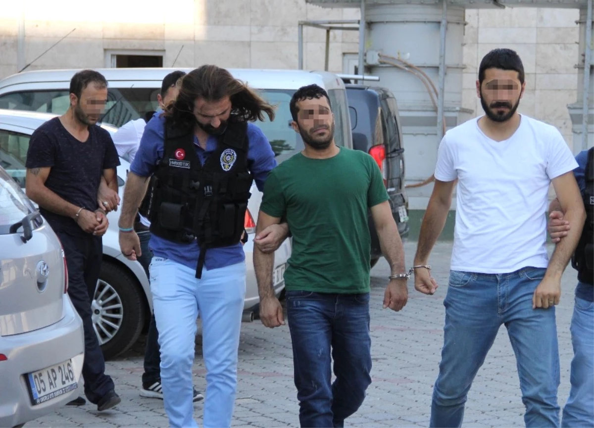 Hakkari\'den Ankara\'ya Eroin Sevkiyatında Yakalanan 3 Kişi Tutuklandı