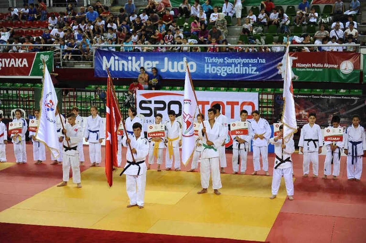 Karşıyaka\'da Judo Şampiyonasına Unutulmaz Final