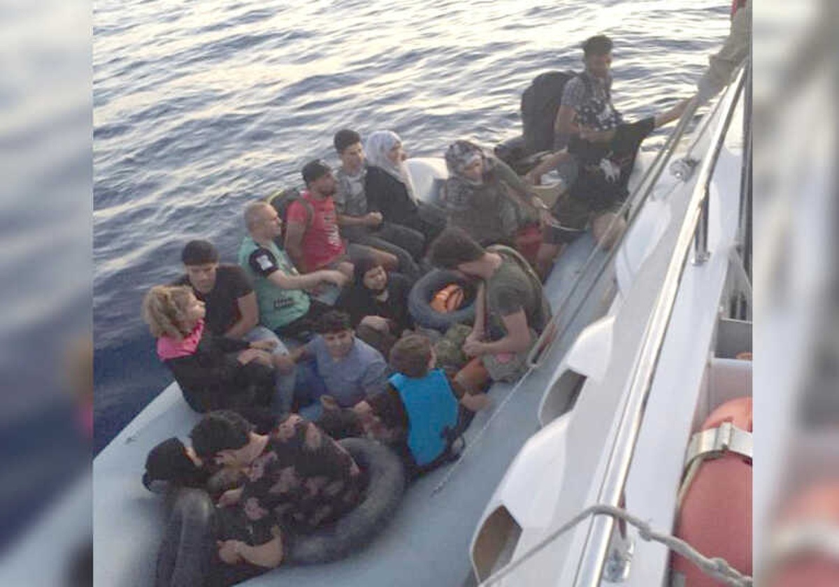 Kuşadası\'nda 34 Kaçak Göçmen Yakalandı