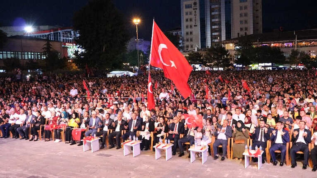 Niğde\'de 15 Temmuz Demokrasi Nöbeti