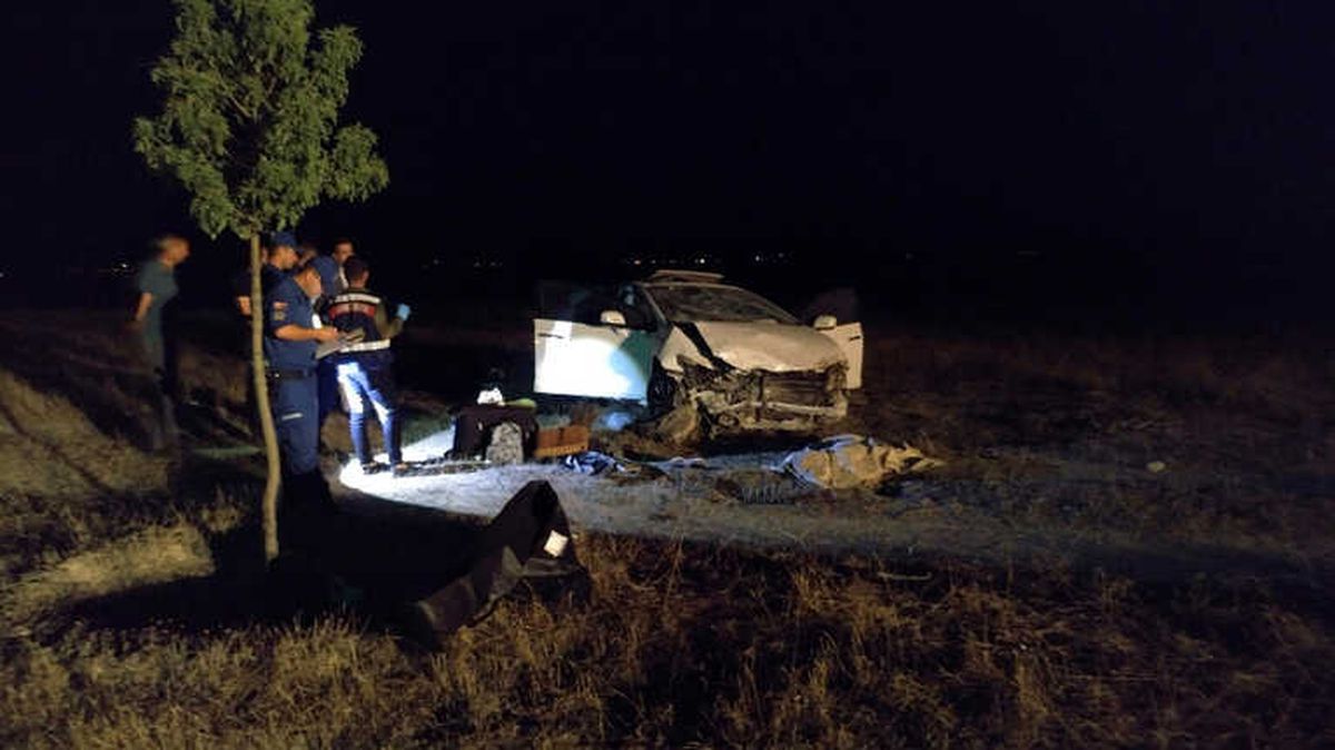 Otomobil Şarampole Uçtu: 1 Ölü, 4 Yaralı