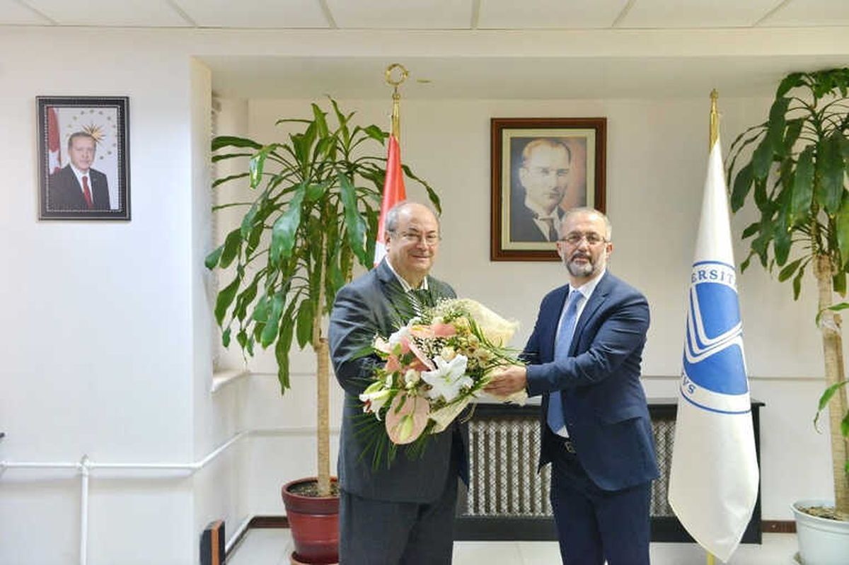 Saü\'de Rektörlük Devir Teslimi Yapıldı