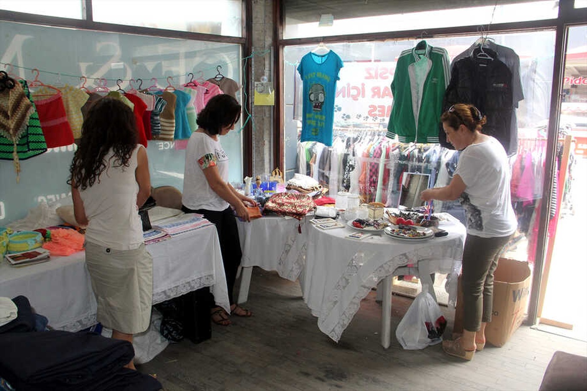 Sinop\'ta Sokak Hayvanları Yararına Kermes